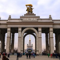 Арка главного входа ВДНХ :: Сергей Сомихин Арка главного входа ВДНХ :: Сергей Сомихин