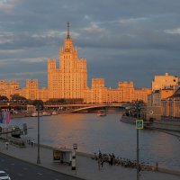 Яркий закат в центре Москвы. :: Евгений Седов