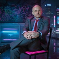 Mr Bitcoin «бизнес портрет» в стиле киберпанк