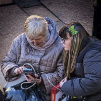 Бабушка и бабочка.