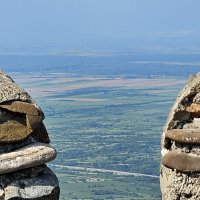 Алазанская долина - это огромная плодородная равнина в Кахетии, Грузия