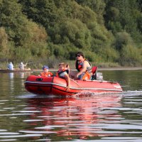 Катания на моторной лодке