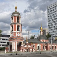 Храм Троицы Живоначальной в Карачарове