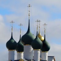 Купола церкви  Григория Богослова в Ростовском кремле