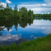 Пейзаж на городском озере