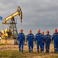 С Днём нефтяника всех причастных!