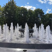 Еще работают фонтаны..