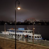 Вечерняя жизнь Северного речного вокзала