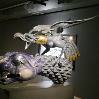 Скульптура Даши Намдакова "Птица и тигр" (2014 г.)
