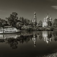 По Вологда - реке мимо Вологодского кремля...