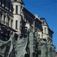 непростой фасад