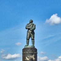 Памятник Валерию Павловичу Чкалову в Нижнем Новгороде :: Алексей Р.