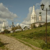 Город древний.