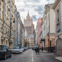 Кривоарбатский переулок