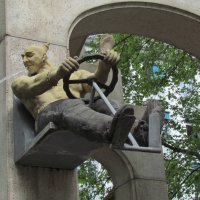 Городская скульптура :: Michael M