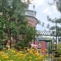 дворик монастыря