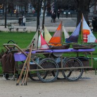 Маленькие лодки в саду Тюильри (продолжение) :: Сергей Сомихин Маленькие лодки в саду Тюильри (продолжение) :: Сергей Сомихин