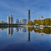 Бабье лето. Екатеринбург :: Роман Пацкевич