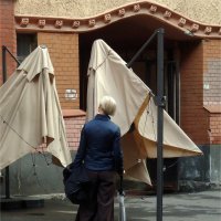 из ненужных парасолей сшить штаны пошире что ли? :: sv.kaschuk 