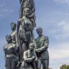 Петербург. Парк Екатерингоф. Памятник героям юношеской подпольной организации "Молодая гвардия& :: Стальбаум Юрий 