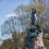 У памятника адмиралу Макарову. :: Лилия *