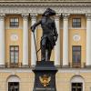 Павел, Павел- Гамлет русский... Блеск причудливой игры. Все ль готово в кресле узком Для парадов и м :: Евгений 