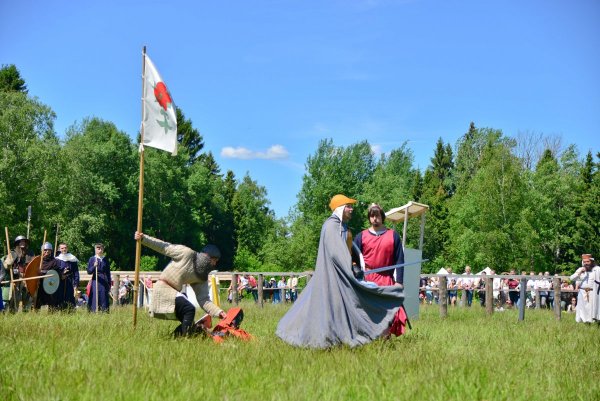 в отличии от Шекспира дело закончилось миром :)