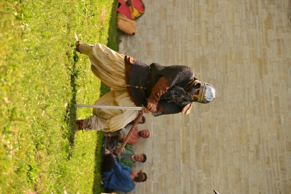 4 - тянет-потянет Дед репку, а вытянуть не может