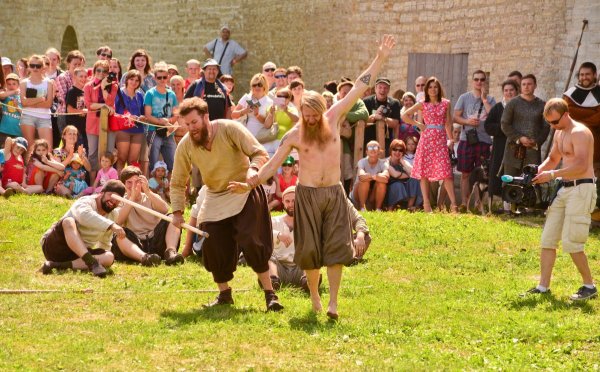 чествуем, господа, чествуем