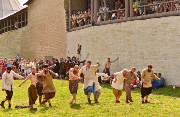 забава четвертая - "скрещенные ноги"