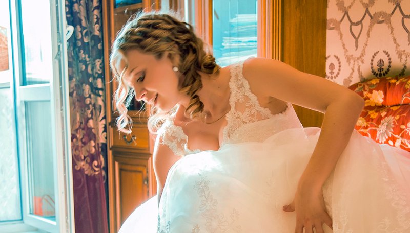 невеста одевает туфли невеста одевает туфли