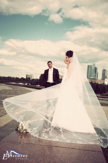 жених невеста шлейф жених невеста шлейф