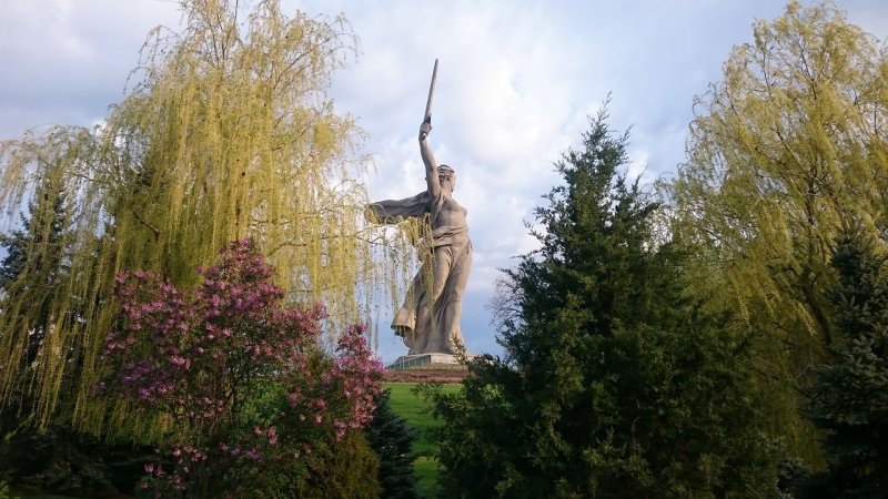 Монумент "Родина - Мать зовет!"