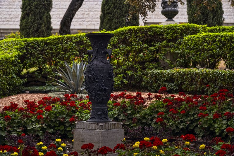 Хайфа,  Бахайские сады  Ваза 2025г