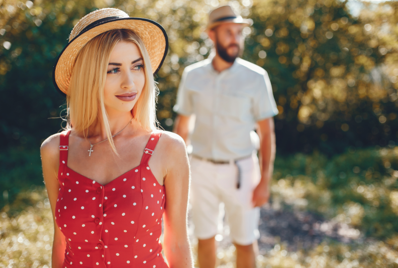 Идеи для летней фотосессии на природе или в городе в 2025 - №16