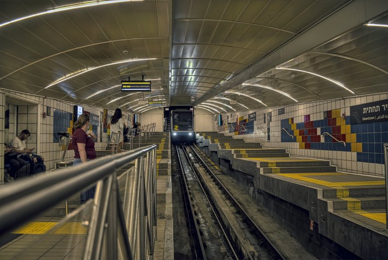 . подземный  фуникулёр.