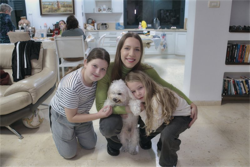 Лорен Рони Агам