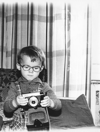 Я со своим первым фотоаппаратом Я со своим первым фотоаппаратом