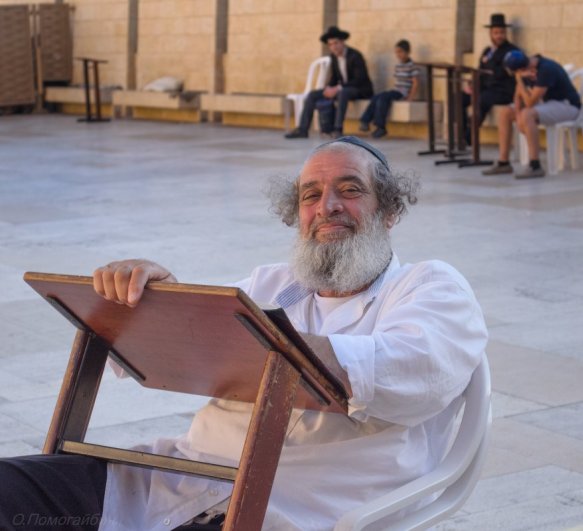 Олег Помогайбин